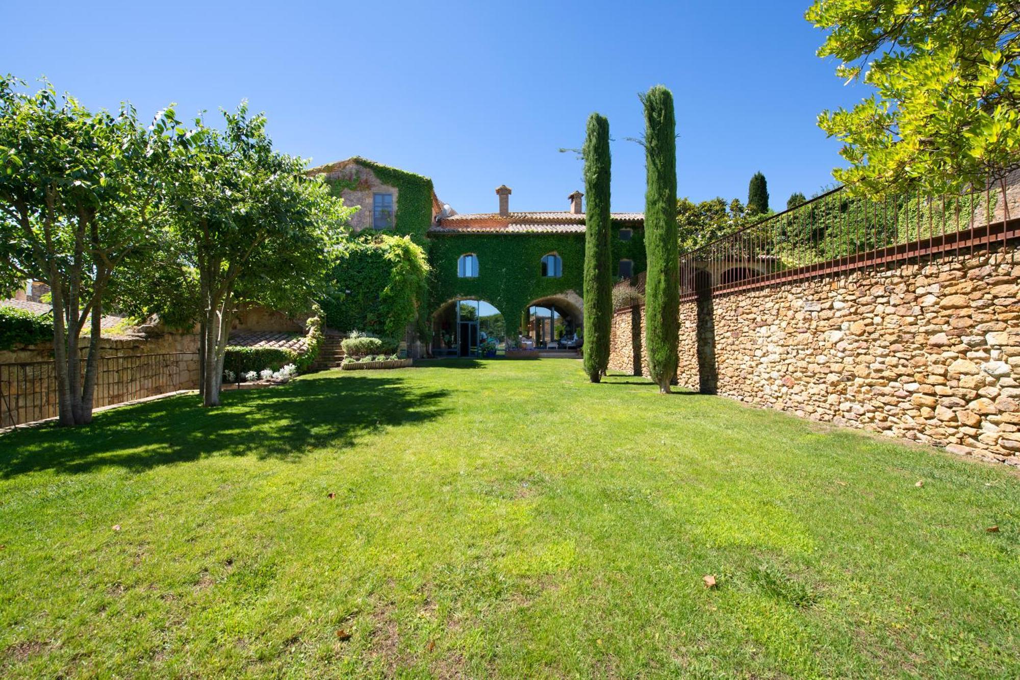 فيلا Casa Rufina, Exclusive & Charming Stone House In Costa Brava بالس المظهر الخارجي الصورة
