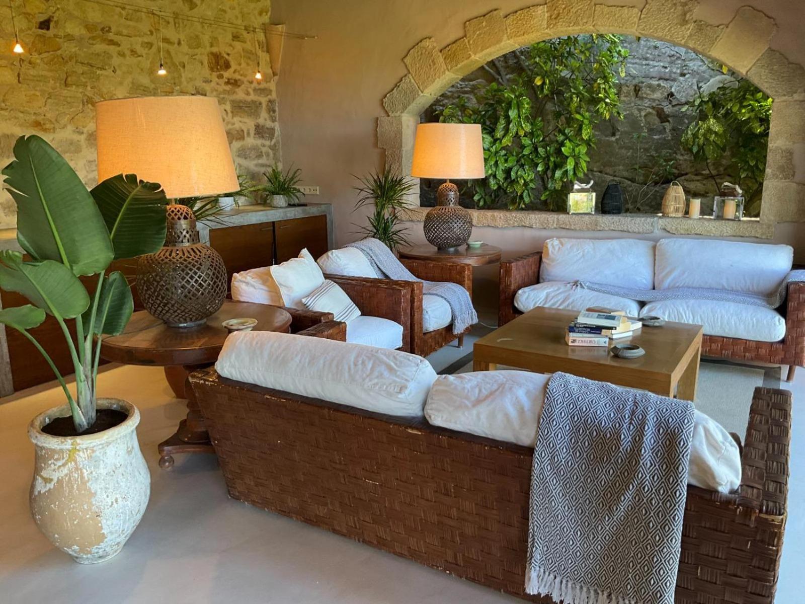فيلا Casa Rufina, Exclusive & Charming Stone House In Costa Brava بالس المظهر الخارجي الصورة